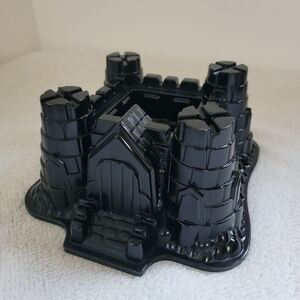 Nordicware Castle Bundt Cake Mold
